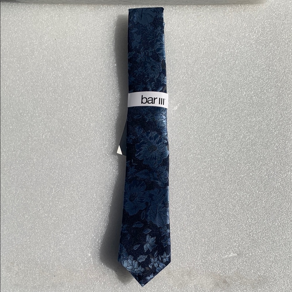 🆕 Bar III Men's Dark Blue Floral Tie